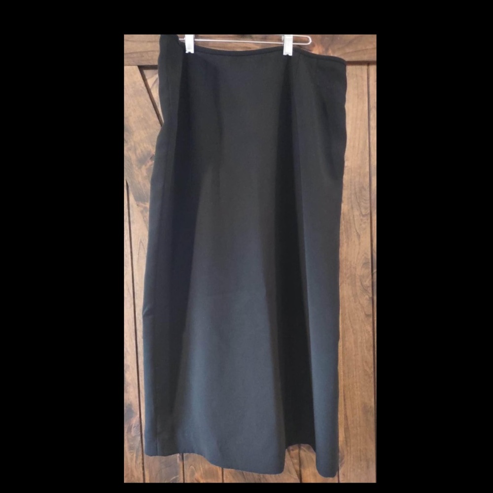 XL Size 14 Jones Studio Skirt Black  42” Length waist=17.5” C4033